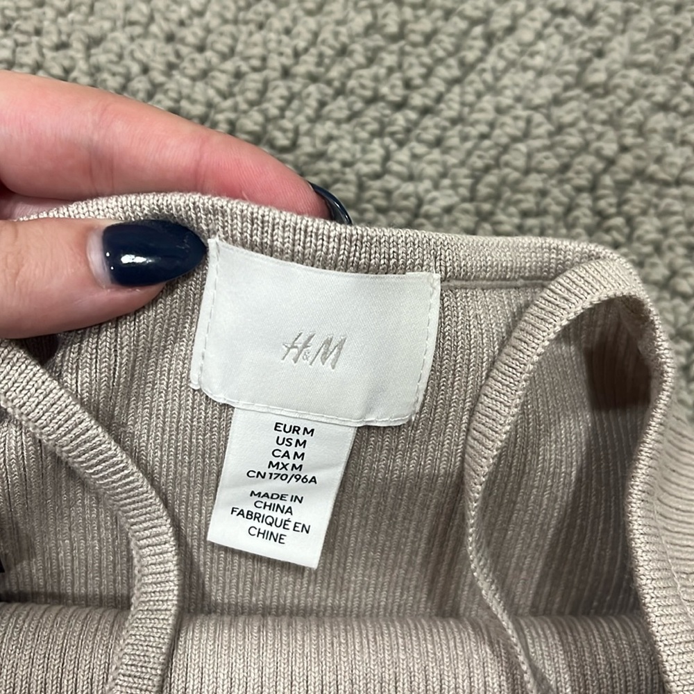 H&M top - Picture 2 of 4